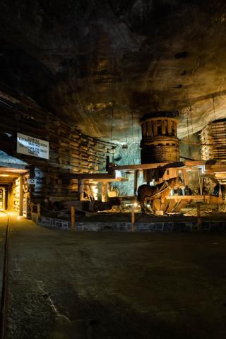 1075px_trasa-turystyczna-galeria7-kopalnia-soli-wieliczka-08012