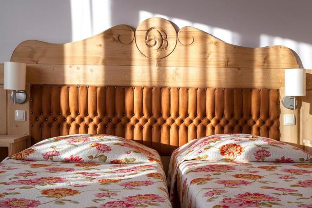 Hotel Bania pokój Standard 2.jpg