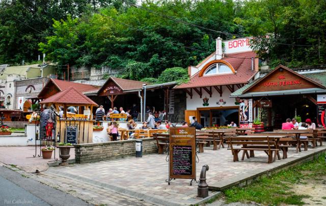 eger-wine-huts.jpg