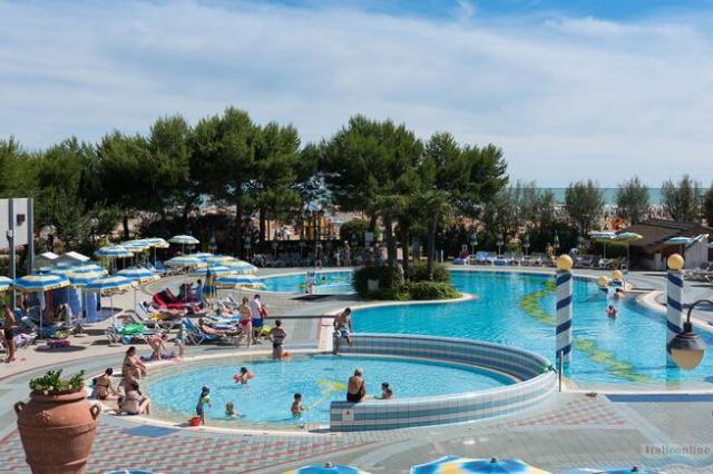 Aparthotel Holiday