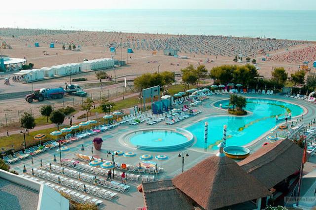Aparthotel Holiday