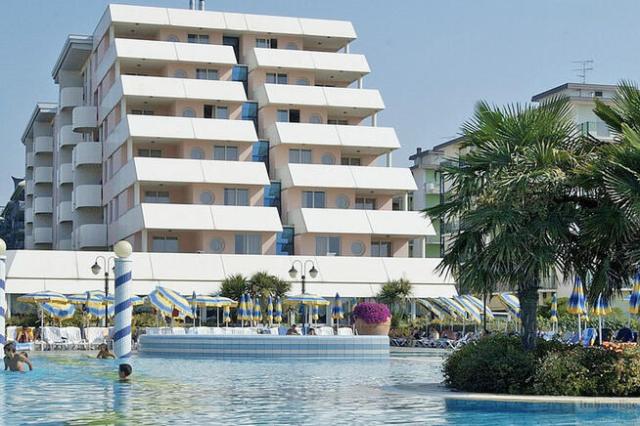 Aparthotel Holiday
