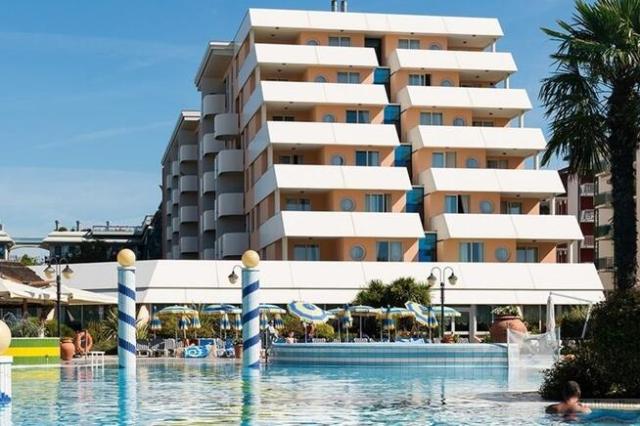 Aparthotel Holiday