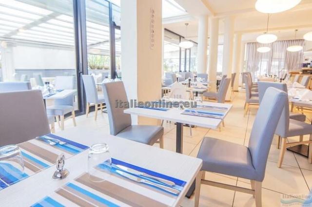 Hotel Ferretti Beach