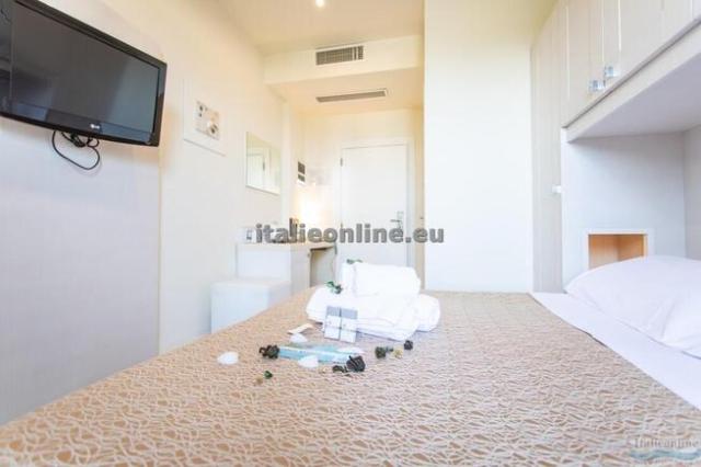 Hotel Ferretti Beach