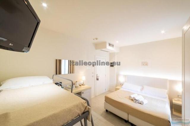 Hotel Ferretti Beach