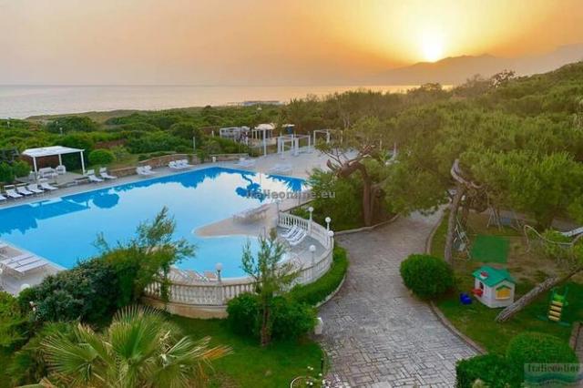 Hotel Domizia Palace