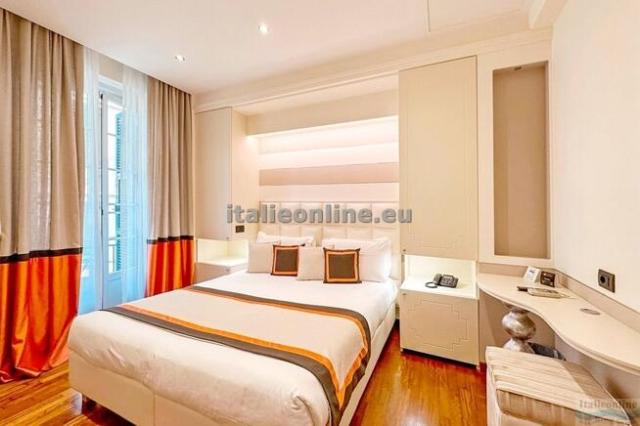 Hotel Jolanda