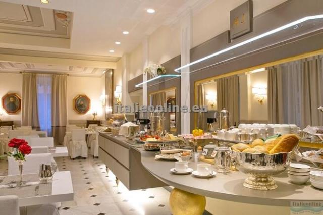 Hotel Jolanda