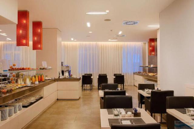 Hotel NH Genova Centro