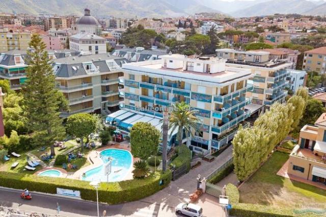 Garden Lido