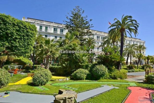 Hotel Royal