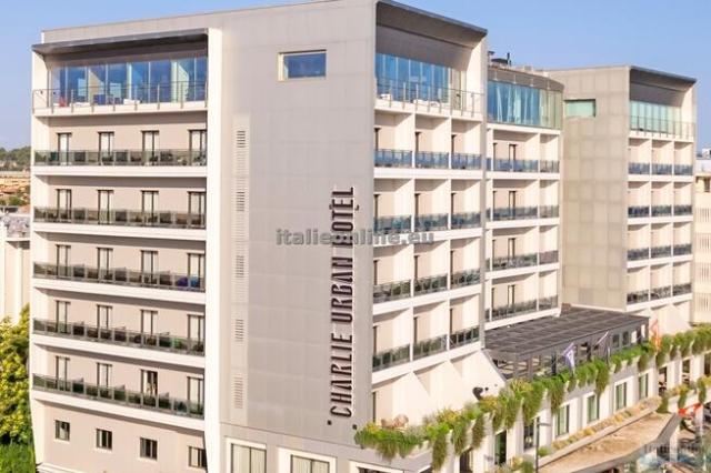 Hotel Charlie