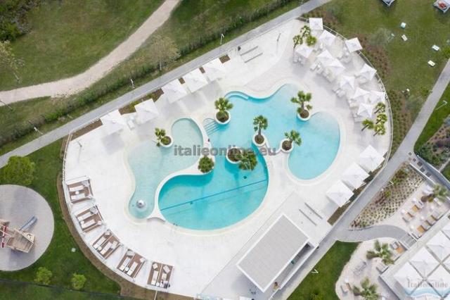 Pareus Beach Resort