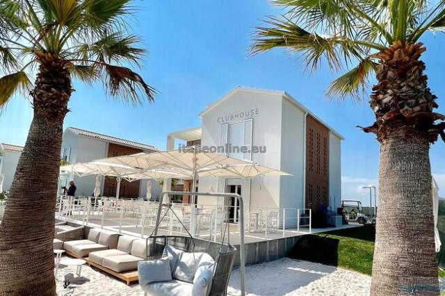 Pareus Beach Resort