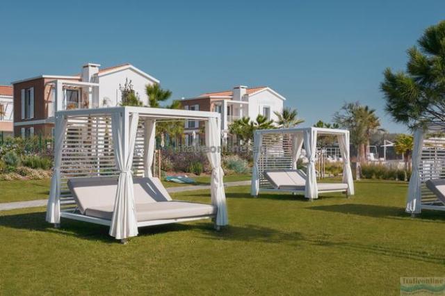 Pareus Beach Resort