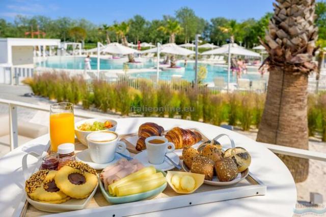 Pareus Beach Resort