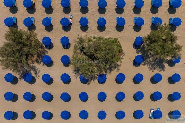 Pareus Beach Resort