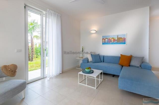 Pareus Beach Resort