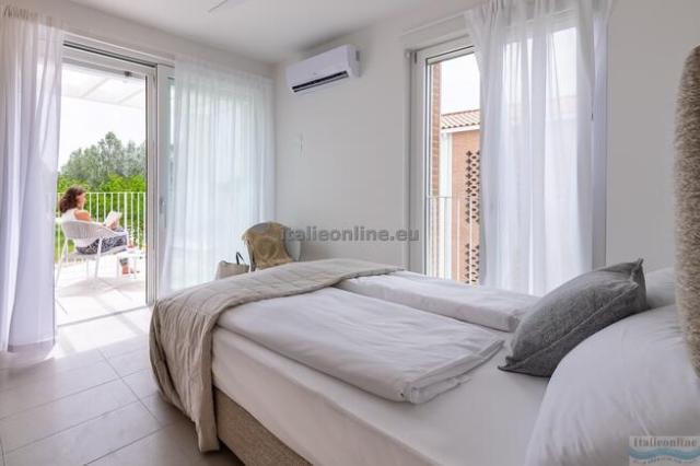 Pareus Beach Resort