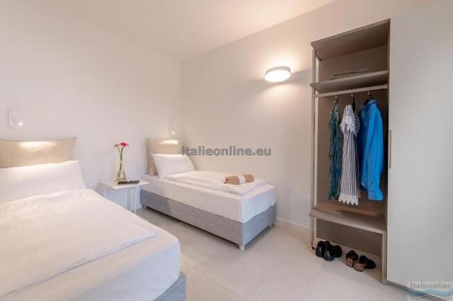 Pareus Beach Resort