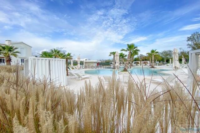 Pareus Beach Resort