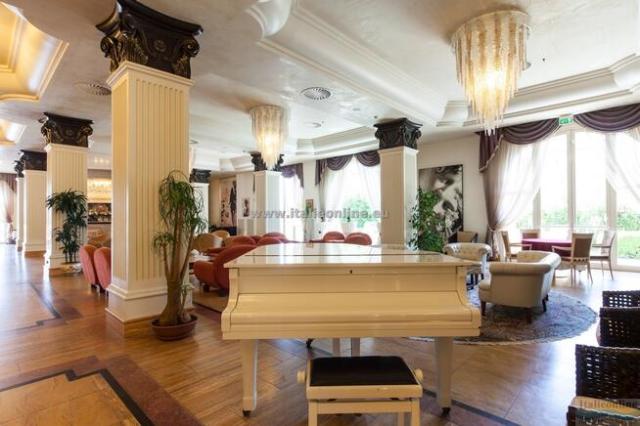 Palace Hotel