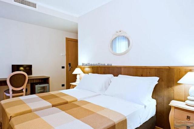 Hotel Ambassador