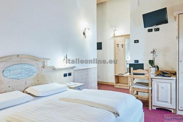 Hotel 2000 Eira SKI