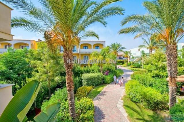 Serenusa Resort