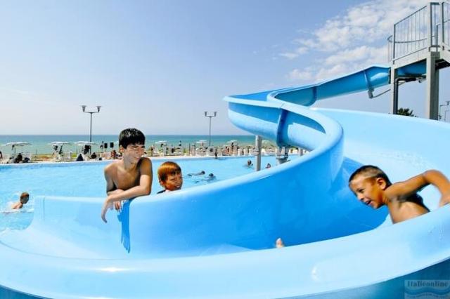 Serenusa Resort