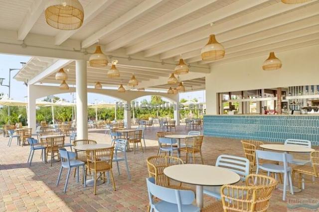 Serenusa Resort