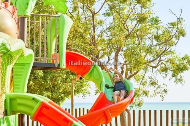 Serenusa Resort