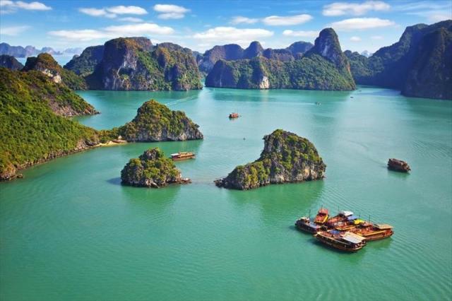 VIETNAM_29_HA LONG BAY.JPG
