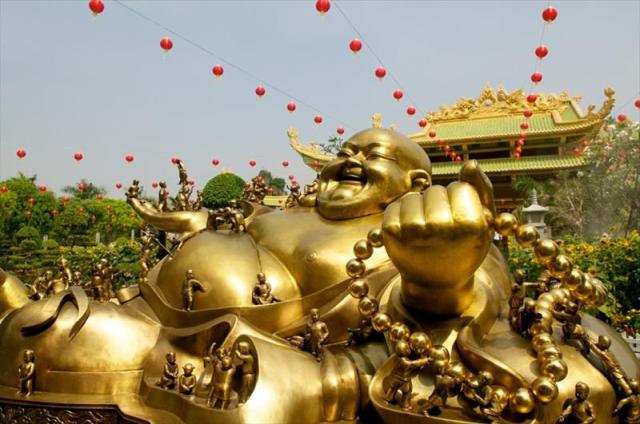 VIETNAM_07_GOLDEN BUDDHA.JPG