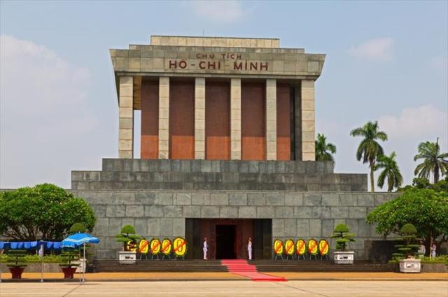 VIETNAM_15_HO CHI MINH MAUSOLEUM.JPG