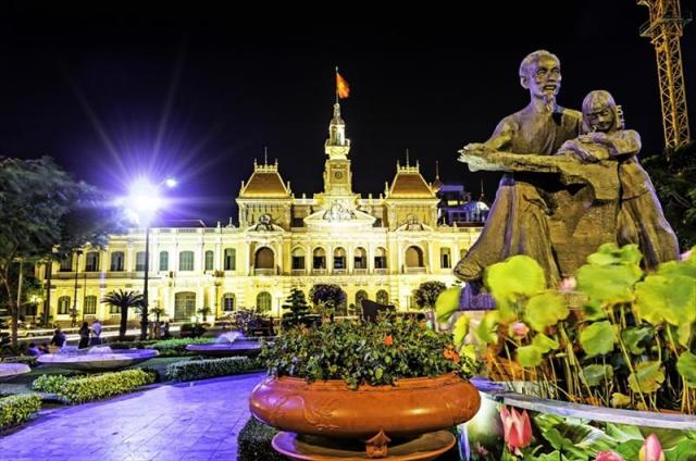 VIETNAM_11_THE CITY HALL.JPG