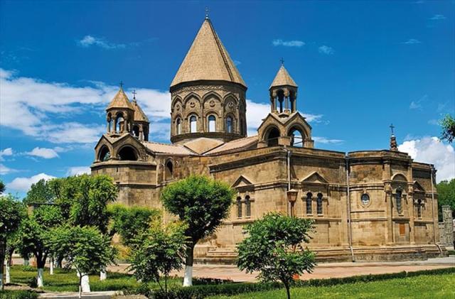 ARMENIE_ECHMIADZIN_2018_02_WWW.JPG