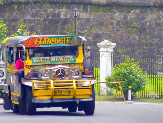 MANILA JEEPNEY.JPG