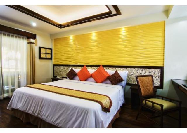 BEACHVIEW SUITE BEDROOM.JPG