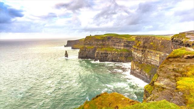 CLIFFS OF MOHER.JPG