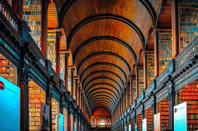 TRINITY COLLEGE LIBRARY-5612441.JPG