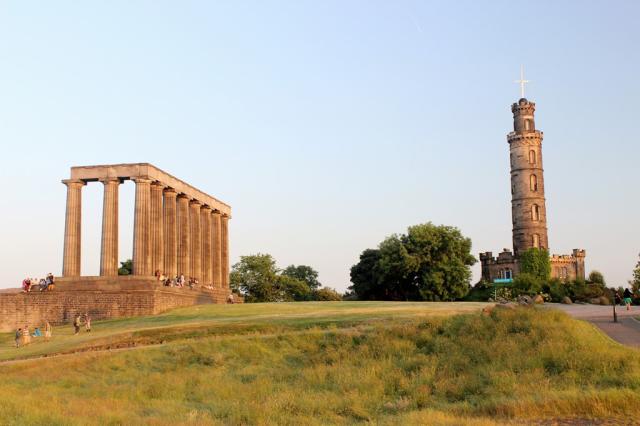 National monument a Nelson Tower na Calton Hill v Edinburghu