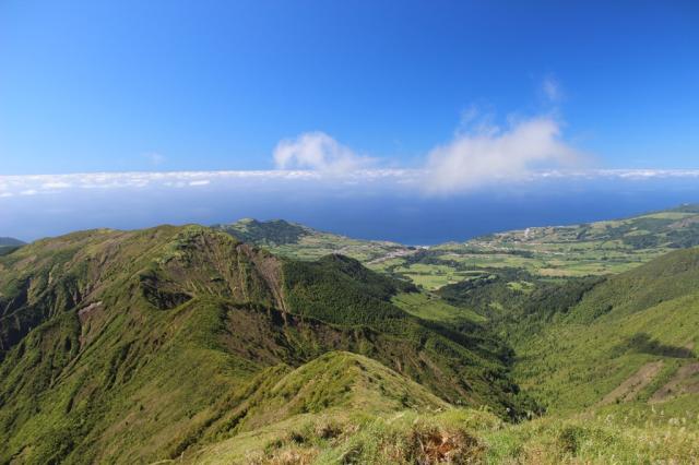 Sao Miguel - výhled z Pico da Vara