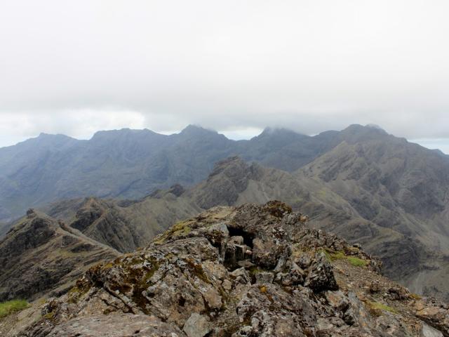 Black Cuillin Ridge z vrcholu Bruach na Frithe