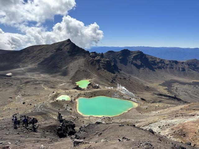 Tongariro Alpine Crossing - Emerald Lakes