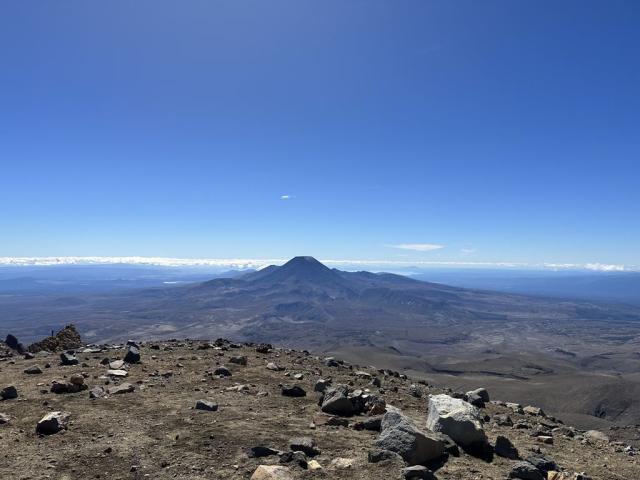 výhled - v pozadí Mount Ngauruhoe