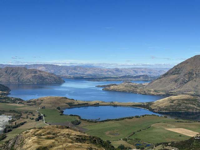Wanaka Lake z vrcholu Rocky Hill