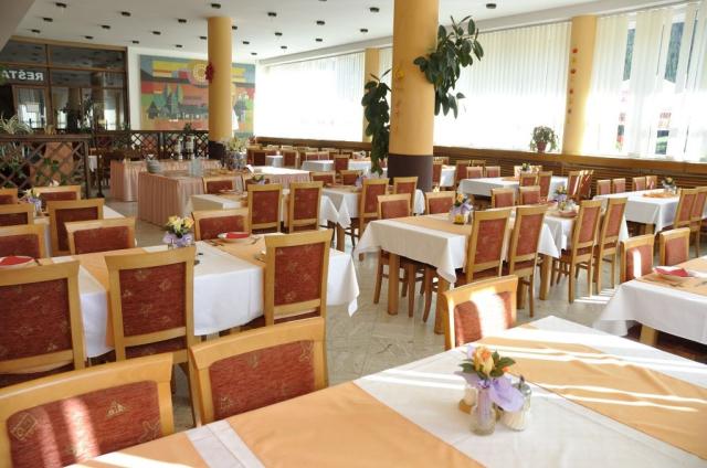 Restaurace