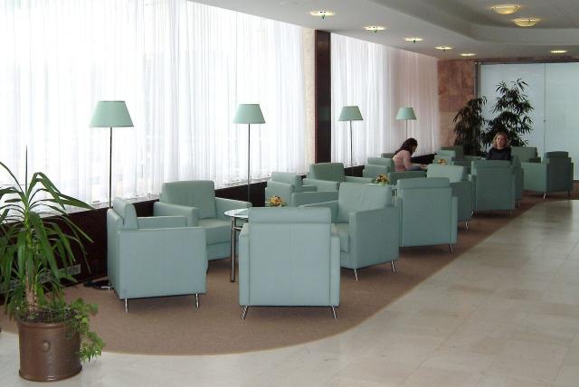 Lobby bar